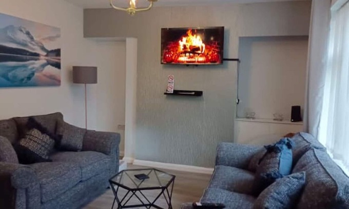 Newark upon Trent Casa | Cheerful 3 Bedroom Apartment