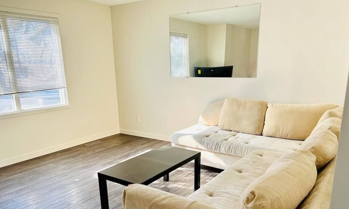 Saskatoon Casa | Cheerful 3 Bedroom townhouse