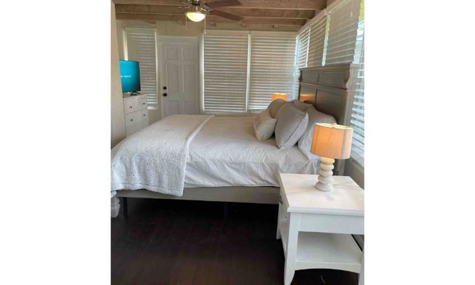 Pineapple Grove Arts District Casa | Cheerful 3-Bedroom Cottage/Heart of Dwntn Delray!!