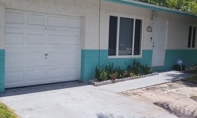 North Lauderdale Casa | Cheerful 3 BR 15 minutes from the beach.