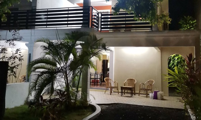 Wolmar Casa | Cheerful 4-bedrooms beachfront home flic en flac