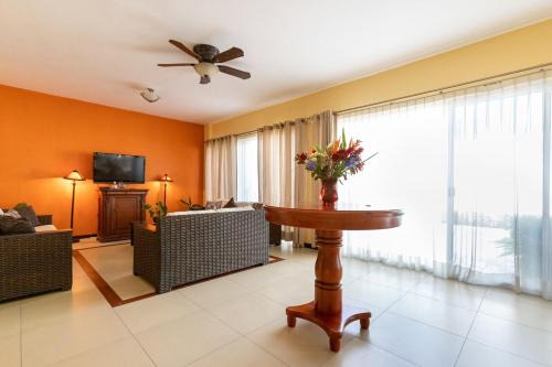 Mezcales Casa | Cheerful 4 Bedroom house with Swimming Pool