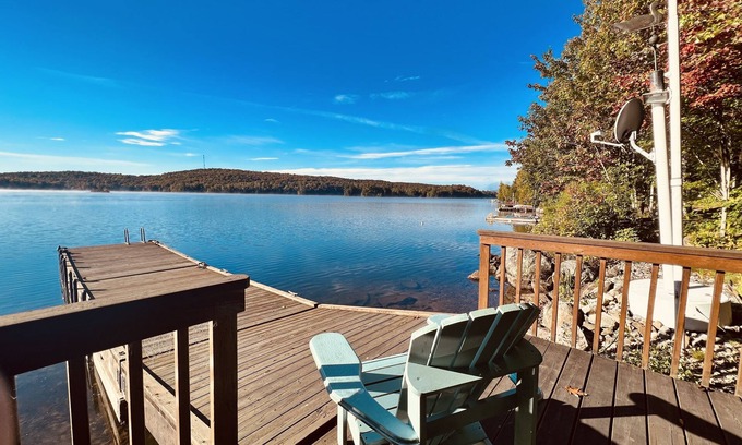 Kearney Cabaña | Cheerful 4 Bedroom Lakefront Cottage+Guest House Near Algonquin Park