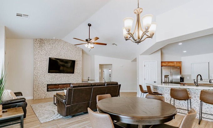 Casa Grande Casa | Cheerful 4-bedroom home