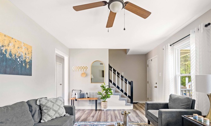 Chesterfield Casa | Cheerful 4-Bedroom Southside Home