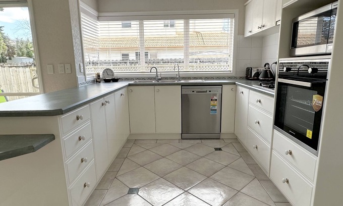 Dannemora Casa | Cheerful 4 bedrooms home with stunning sunshine
