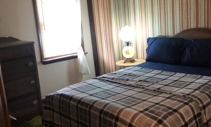 Robertsdale Casa | CHEERFUL 4 BEDROOMS GETAWAY HOME IN ROBERTSDALE