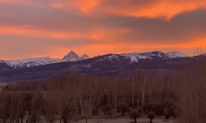 Victor Cabina | Cheerful 6bedrm Cabin, Teton Views- convenient to GTNP, Yellowstone, Swan Valley