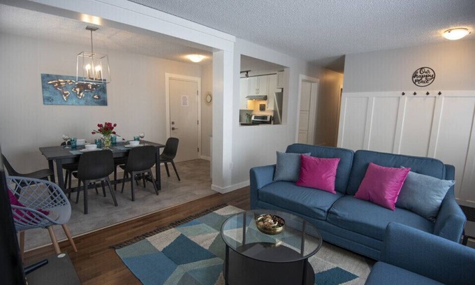Prince George Casa | Cheerful Bright 3BDR Quiet Neighborhood Dog Friendly
