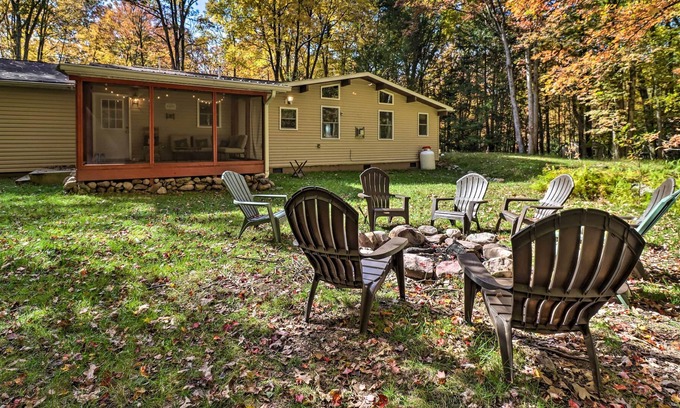 Jim Thorpe Cabina | Cheerful Cabin ~ 15 Mi to Jack Frost Ski Area