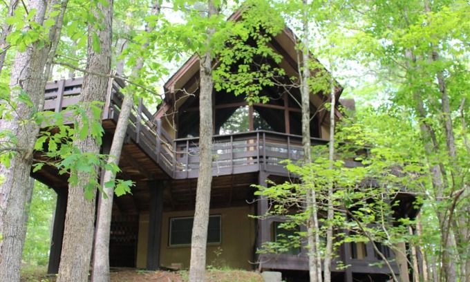 Basye Chalet De Esquí | Cheerful chalet retreat in Bayse VA, Bryce resort