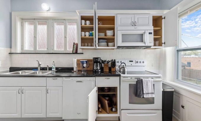 St. Louis Casa | Cheerful Charm, Ideal 4 Longer Stays, Fast WiFi