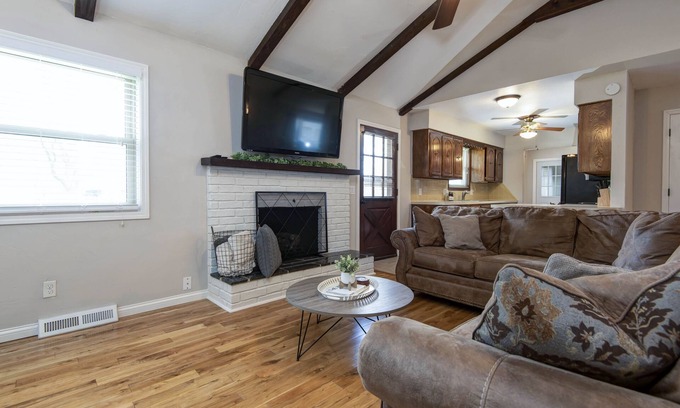 Republic Casa | Cheerful, Chemical-Free 3-Bedroom Home