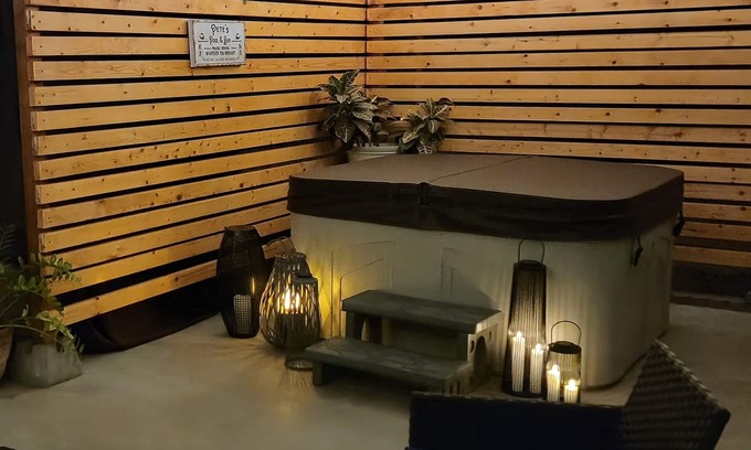 Las Cruces Casa | Cheerful desert oasis home with a privacy hot tub! 1 minute to new hospital!
