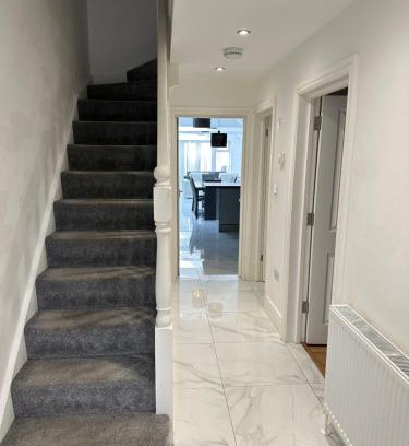 Headington Casa | Cheerful double bedroom in Oxford