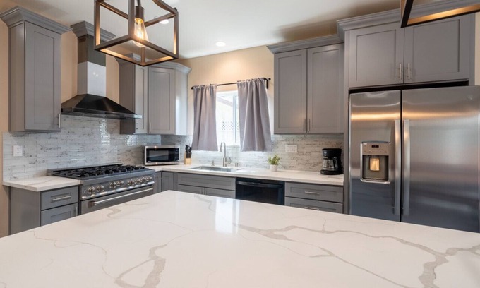 Bonita Casa | Cheerful Home - 3bdrm 2.5 bath. 2 King Beds!