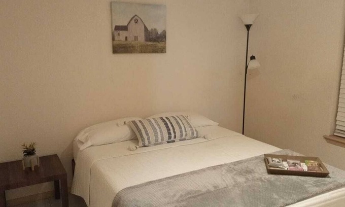 El Paso Casa | Cheerful Home, Comfy Entertainment Spaces; Family-Pet friendly & Great Location!