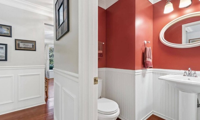 New Lenox Casa | Cheerful home. Heated pool, Hot tub.