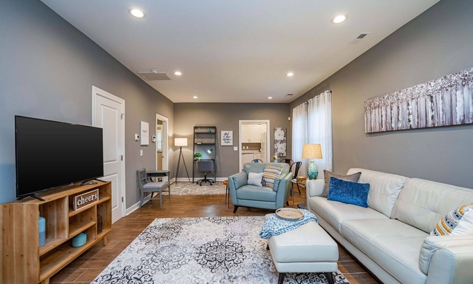 Laurens Casa | Cheerful Pet-Friendly Bungalow 1 Block from Downtown Laurens