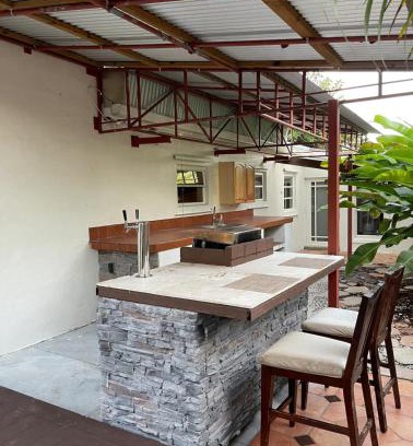 North Miami Beach Casa | CHEERFUL PRIVATE ROOM 2 MILES AWAY FROM SUNNY ISLES BEACH