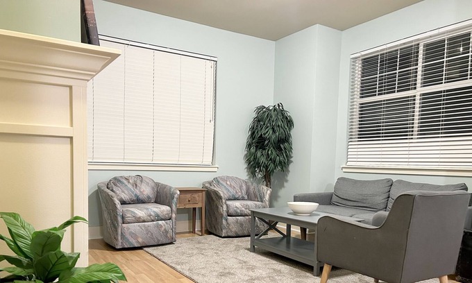Education Hill Casa | Cheerful Redmond townhome