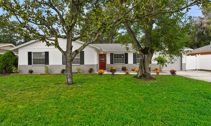 Town N County Park Casa | Cheerful spacious 4 bedroom with Pool - Game Room