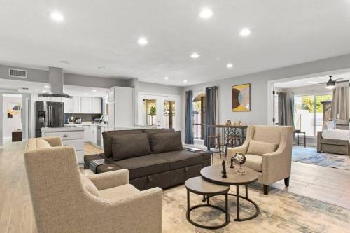 Camelot Village Casa | Cheerful Spacious Tempe Pool