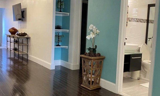 Pelham Gardens Apartamento | Cheerful spacious, two bedroom, cozy, and Unique home