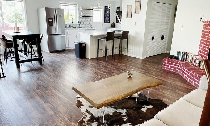 Haller Lake Casa | Cheerful two bedroom house with a beautiful backyard