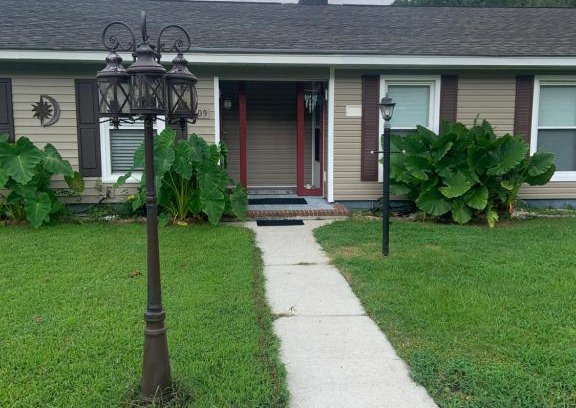 Garden City Casa | Cheerful two bedroom house 1.5 miles from beach.