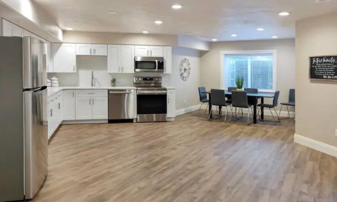 Highland Casa | Cheery and Bright four Bedroom Walkout Basement