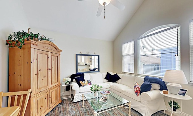 Balboa Island Apartamento | Cheery Retreat