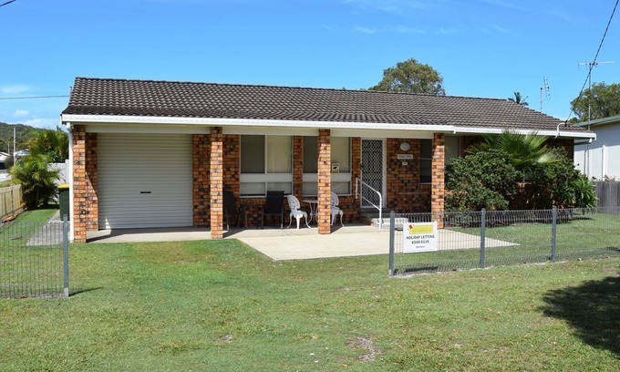 Hat Head Casa | Chel-sea - Modern 3-bedroom home with a sleep out in the garage in peaceful Hat Head