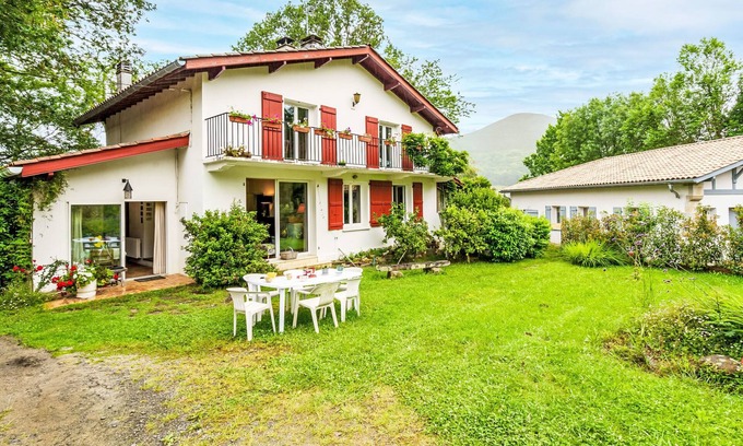 Ascain Casa | Chemin des Carrières by Interhome