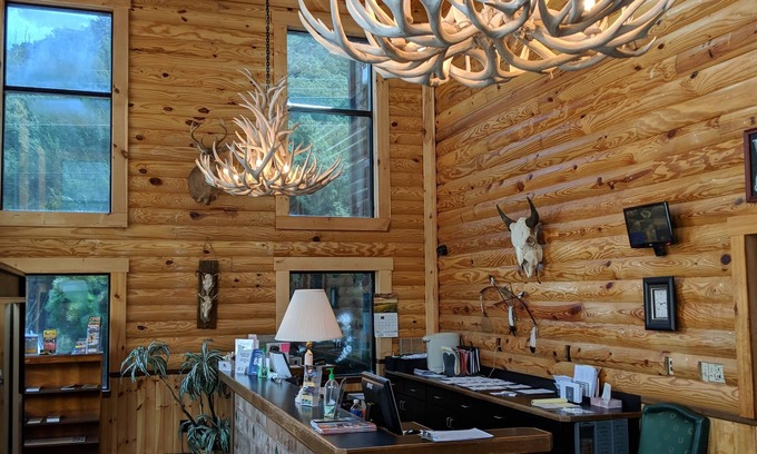 Cherokee Hotel | Cherokee Lodge