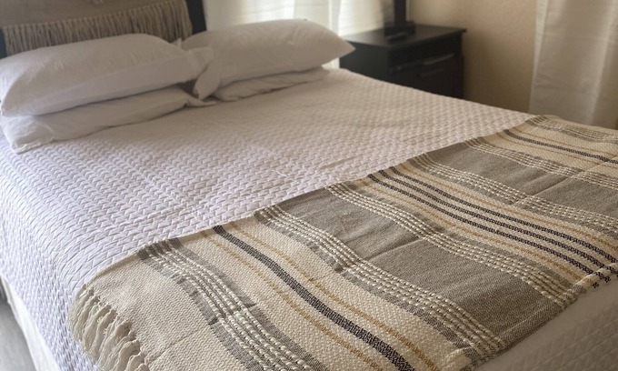 San Saba Casa | Cherokee Rose Suite at Wildflower Lodge
