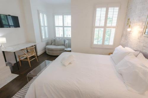 Stanton Park Casa | Cherry Blossom Charm