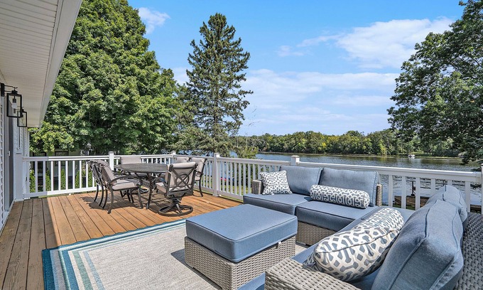 Allegan Casa | Cherry Blossom