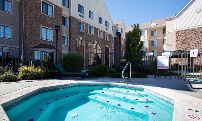 Glendale Condominio | ¡Suite Cherry Creek con desayuno gratis! Piscina, bañera de hidromasaje compartida + acceso al gimnasio