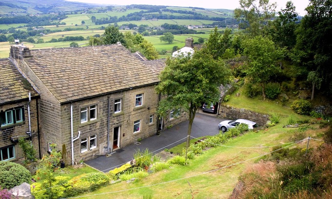 Barkisland Cabaña | Cherry Tree Cottage admite mascotas Ripponden cerca de Halifax Yorkshire.