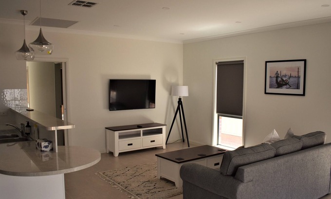 Mildura Casa | Nuevo y lujoso centro urbano de lujo WIFI Netflix