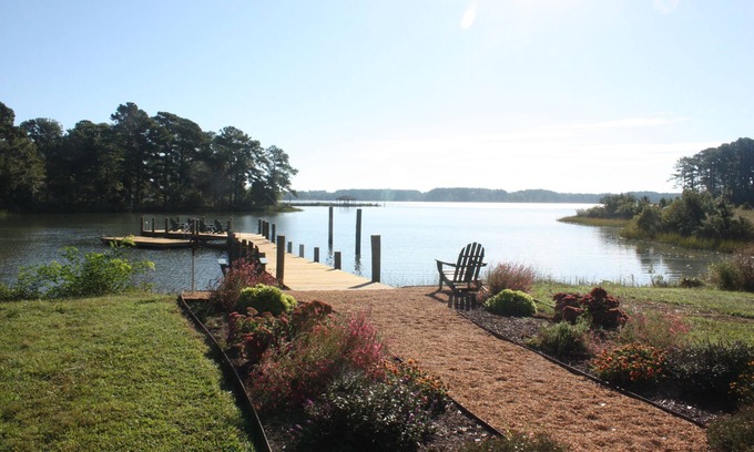 Foster Casa | Chesapeake Bay Frente a lago / río: Kayaks, Chimenea, Wifi, Bicicletas, Adecuado para perros