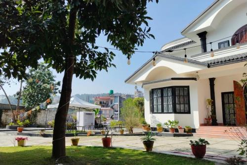 Changunarayan Chalet De Esquí | Chessboard villa Bar and restaurant