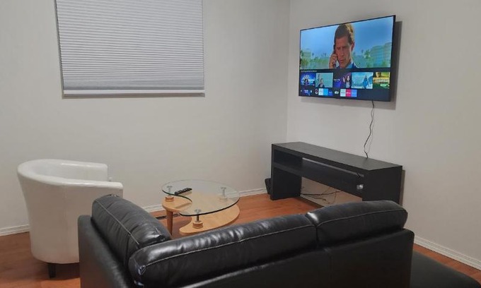 Winnipeg Apartamento | ChessKings Guest House - Unit 1