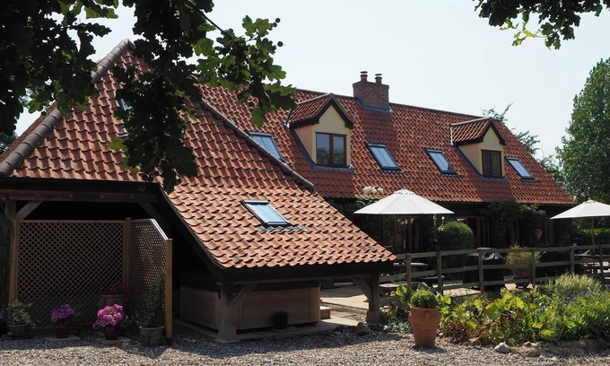 Bungay Cabaña | CHESTNUT TREE BARNS: CEDAR COTTAGE, pet friendly in Bungay