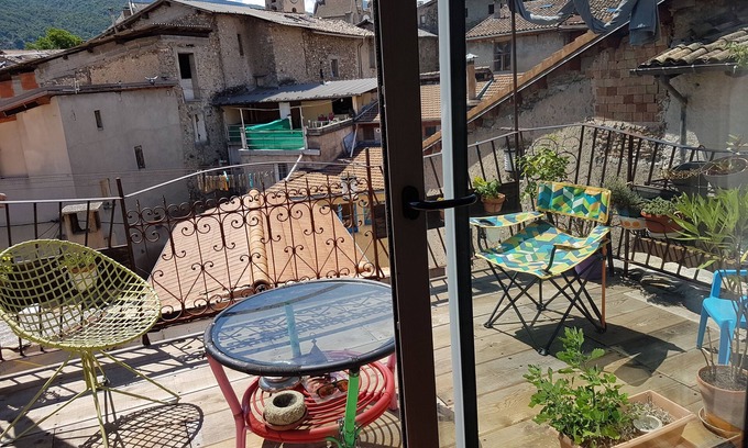 Tallard Casa | Chez A-Création: casa atípica en el corazón del pueblo de Tallard