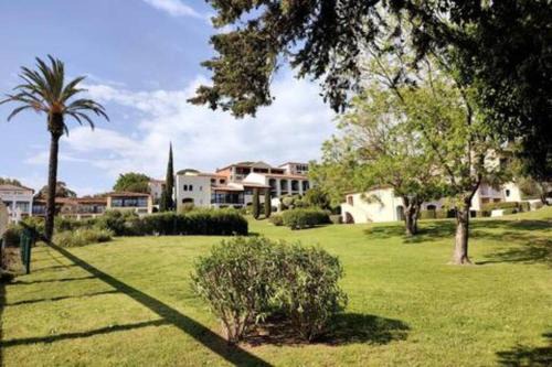 Les Restanques Apartamento | Chez Adriana Appartement Cosy avec Jardin, proche plage