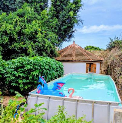 Mbour Casa | Chez Anaïs - Case indépendante dans un grand jardin avec piscine