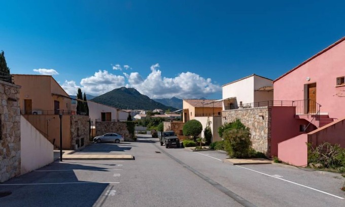 Lozari Casa | Chez Béatrice et Pascal by Interhome