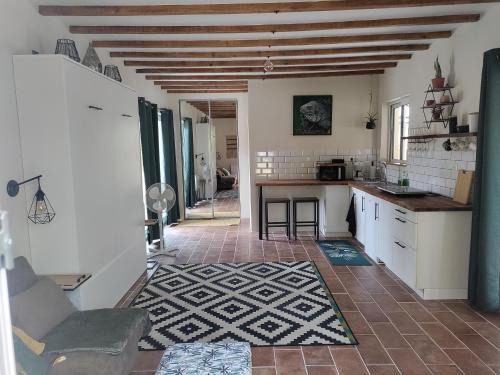 Auch Apartamento | Chez Chapelle in the heart of the Gascony with pool, pets welcome!